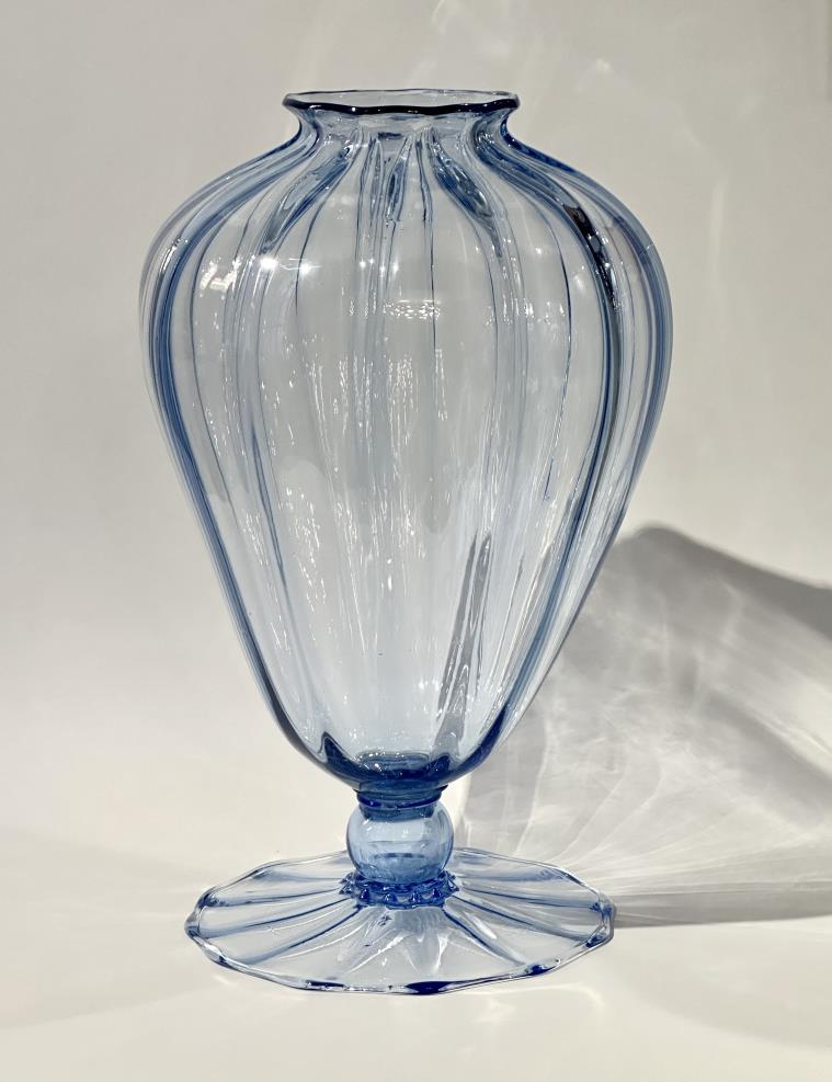 Vaso costolato azzurro